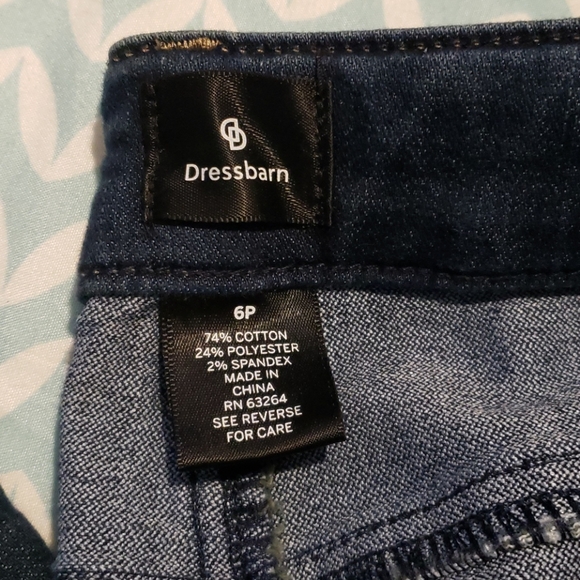 Dark Wash Bootleg Jeans - Picture 2 of 3